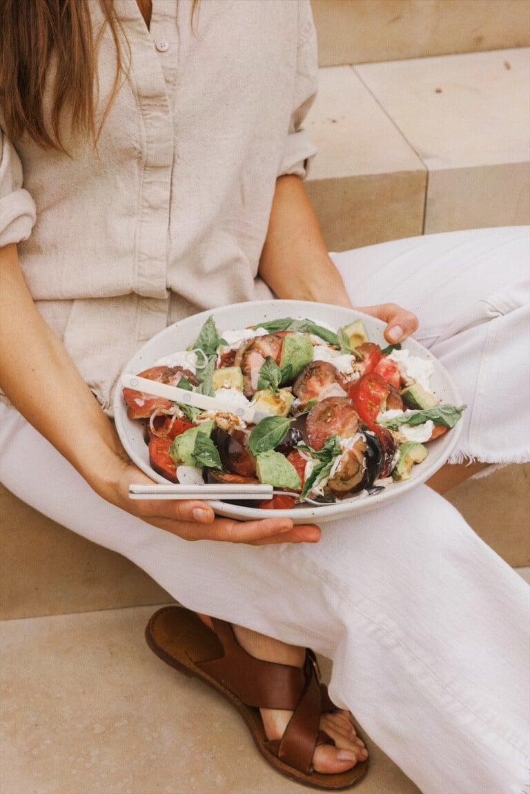 avocado caprese salad_easy summer salads